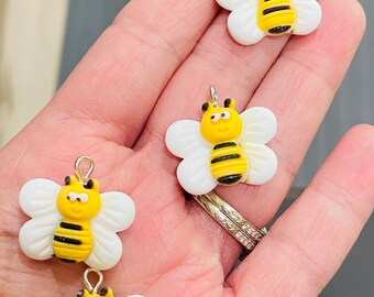 Resin bee charms and pendants, charm bracelets, animal charms, jewelry charms, charms for kids, kids jewelry making