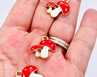 Mushroom charms, bracelet charms, enamel charms, cute charms, charm bracelets, 5 per pack
