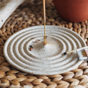 Droplet Incense Holder Incense Burner Wellness Meditation Yoga Aromatherapy Modern Ceramics Speckled Pottery Desert Aesthetic image 3