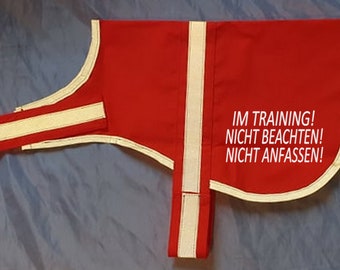 reflektierende Weste Leuchtweste Kenndecke Kennweste mit Reflektor für Hunde Im Training Nicht beachten! Nicht Anfassen!