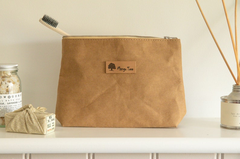 Borsa per cosmetici, borsa per il lavaggio, custodia lavabile con cerniera in carta kraft, borsa da viaggio per articoli da toeletta, eco-friendly, in pelle vegana, impermeabile, regalo sostenibile immagine 6