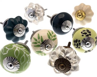 Keramische dressoirknoppen - kastbeslag met bloemen en kristallen - unieke ladegrepen