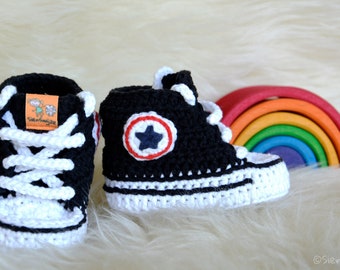 Black baby Converse-like sneakers, Crocheted baby booties, Handmade baby shoes, 0-6 months