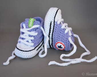 Lila baby Converse-achtige sneakers, Gehaakte baby slofjes, Handgemaakte baby schoentjes,  3-9 mnd