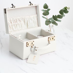 Erinnerungsbox | Schatzkästchen | Erinnerungskoffer | Lederbox |  personalisiertes Taufgeschenk | neues Schätzchen vorhanden