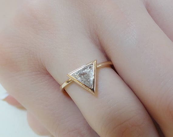 Trillion Engagement Diamond Ring // 0.70 Carat Trillion Shaped Diamond Ring // Triangle Cut Diamond Ring // Simple Diamond Ring