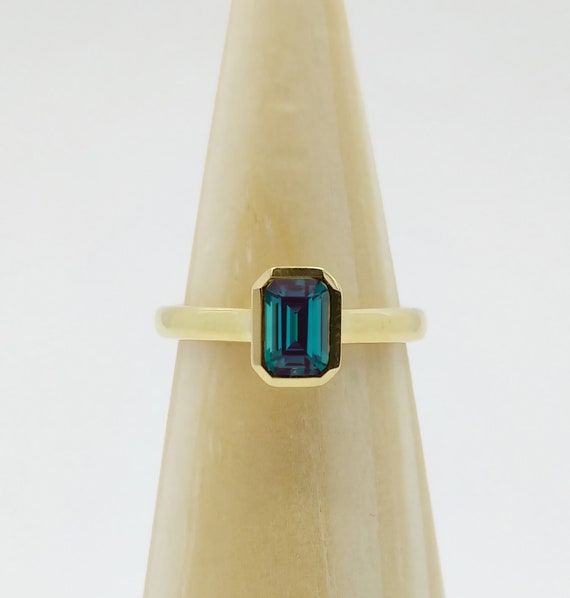 Alexandrite ring | Alexandrite Engagement Ring | Alexandrite Stone | Color changing alexandrite gemstone | Gift For Women