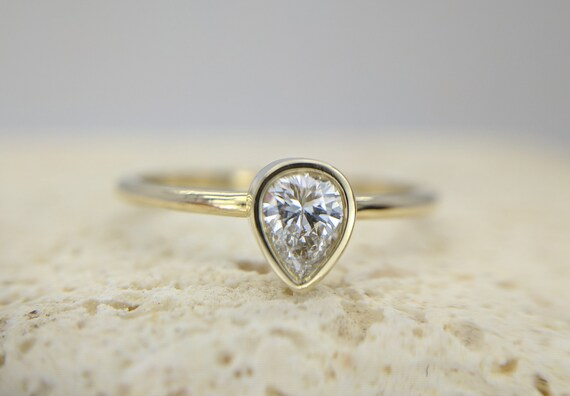 Pear Diamond Engagement Ring Natural Pear Cut Simple Pear Shape Bridal Solitaire Ring Delicate Rose Gold Teardrop Ring