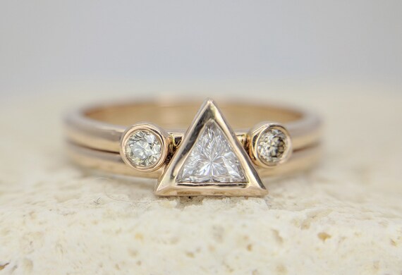 Triangle Engagement Ring Set Bridal Trillion Diamond ring 2 Round Diamonds Wedding Band Simple Thin Promise Gift