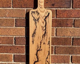 Massief houten fractal-gebrande met epoxy gevulde charcuterieplaat