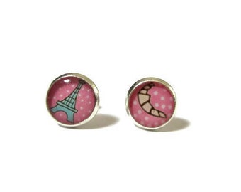 Eiffel Tower Earrings - Kids earrings - Love Paris  - Gift for girls - Tiny Studs - little girl earrings - Paris Earrings - Flower Girl stud