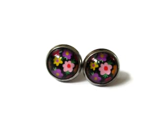 BOUCLES D'OREILLES ENFANTS Fleurs multicolores sur fond noir, puces enfants, fleurs colorées, cadeau enfant, bijoux enfants, anniversaire