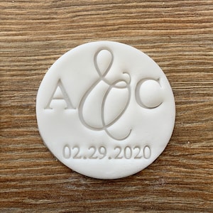 Timbre de biscuit de mariage personnalisé ou Embosser fondant personnalisé avec vos initiales grandes pour des biscuits de mariage, de fiançailles ou d&#39;anniversaire