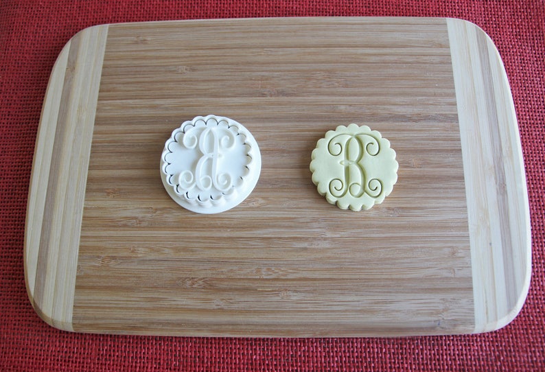 Vine Monogram Cookie Cutter Single Letter Cookie Cutter Initial Fondant Embosser Personalized Icing Frosting Stamp Wedding Cake Embossing image 1