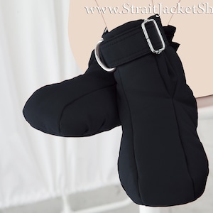 Zwarte beperkende slofjes - zachte gewatteerde elegante slofjes / bondage / kinky / zwarte ABDL / DDGL / gothic / volwassen