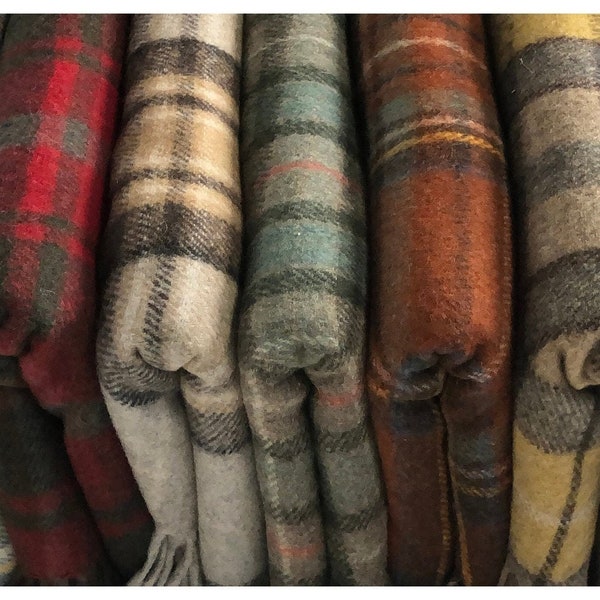 Couvertures à carreaux tartan en laine recyclée, jetés par Florence Lilly