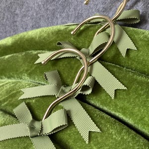 Luxurious Green Velvet Style Padded Hangers with Golden Hooks