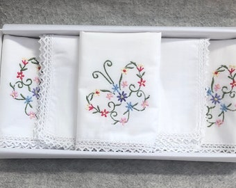 Gift Box of 5 Beautiful 100% Cotton Ladies Handkerchiefs with Fine Crochet Borders -  3 Embroidered and 2 Plain Handkerchiefs in set.