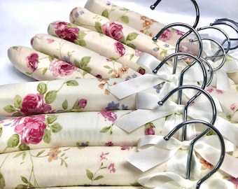 Cintres rembourrés Elegance par Florence Lilly, par lot de 5 ou 10, avec détail en ruban et crochet pivotant