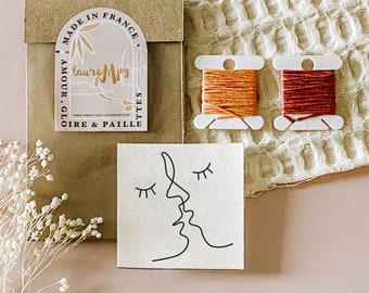 Recharge Broderie BAISER, broderie visage, amour, bisou, kiss, Kit broderie moderne, broderie facile, broderie, kit créatif, Do It Yourself