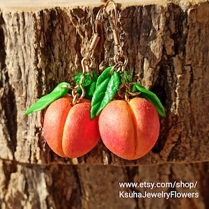 Cute Peach Earrings Miniature peach polymer clay Fruit earrings Mini food jewelry Food jewelry Mini fruit earrings Peach green earrings Gold