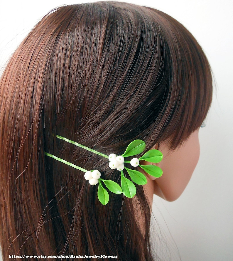 Mistletoe leaves hair pins Christmas hair accessory Cute festive bobby pins set of 2 Holiday hair pins gift for girls Winter bobby pins