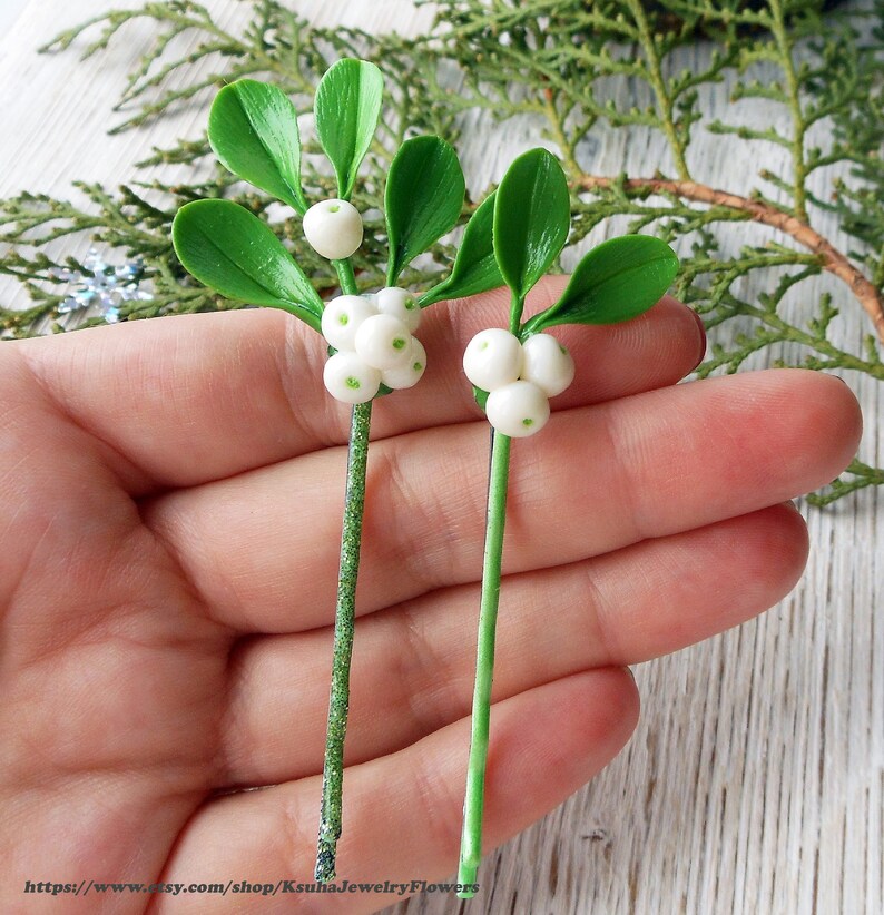 Mistletoe leaves hair pins Christmas hair accessory Cute festive bobby pins set of 2 Holiday hair pins gift for girls Winter bobby pins