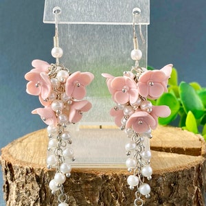 Bridal light peach earrings Pastel bride clusters earrings Cream flowers polymer clay Floral earrings Bridesmaid gift Pearl earrings image 6