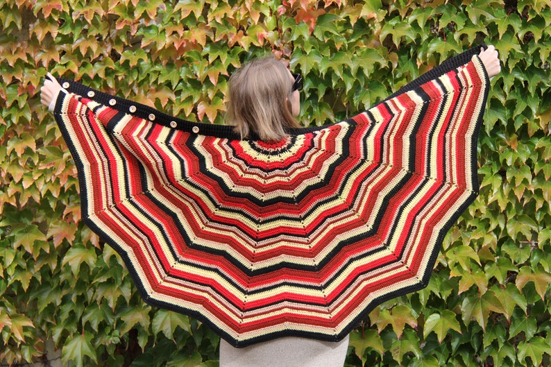 Chevron crochet poncho pattern Marigold One-size, Cloak pattern, Striped womens poncho, Cape coat pattern, Boho womens clothing patterns image 3