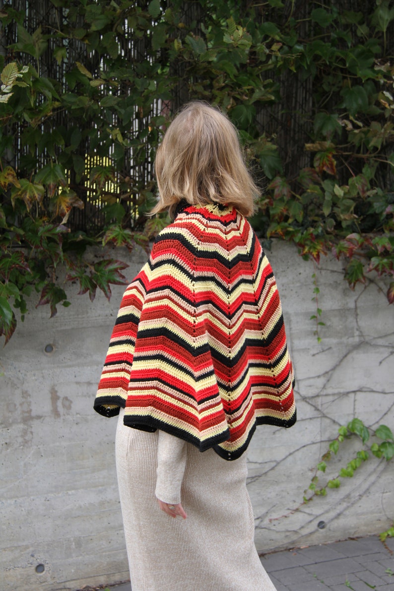 Chevron crochet poncho pattern Marigold One-size, Cloak pattern, Striped womens poncho, Cape coat pattern, Boho womens clothing patterns image 6