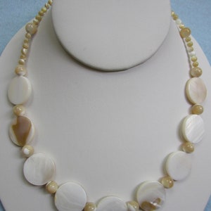 Shell Necklace - Mother of Pearl Necklace - White Shell Necklace - Beige Shell Necklace - Beach Necklace - Summer Necklace