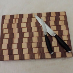 Wood cutting board, wooden cutting board, cutting board, chopping block, chopping board, cheese board