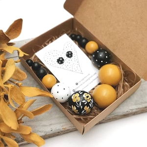 Mustard seed necklace earrings set, Fall necklace , Hand painted wooden beads, Chunky yellow necklace, Autumn necklace, Polka dots necklace