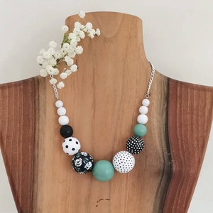 Collier de perles à la menthe, collier de perles à pois, collier en bois de grandes perles peintes à la main pour femme, collier de perles en bois Chunky