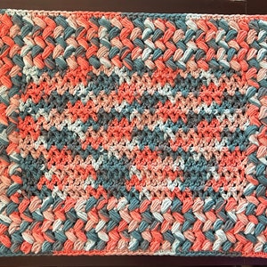 Crochet zigzag rectangular placemat