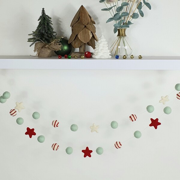 Christmas felt ball garland - mint, red and white. Christmas decoration from felt swirl balls and felt stars