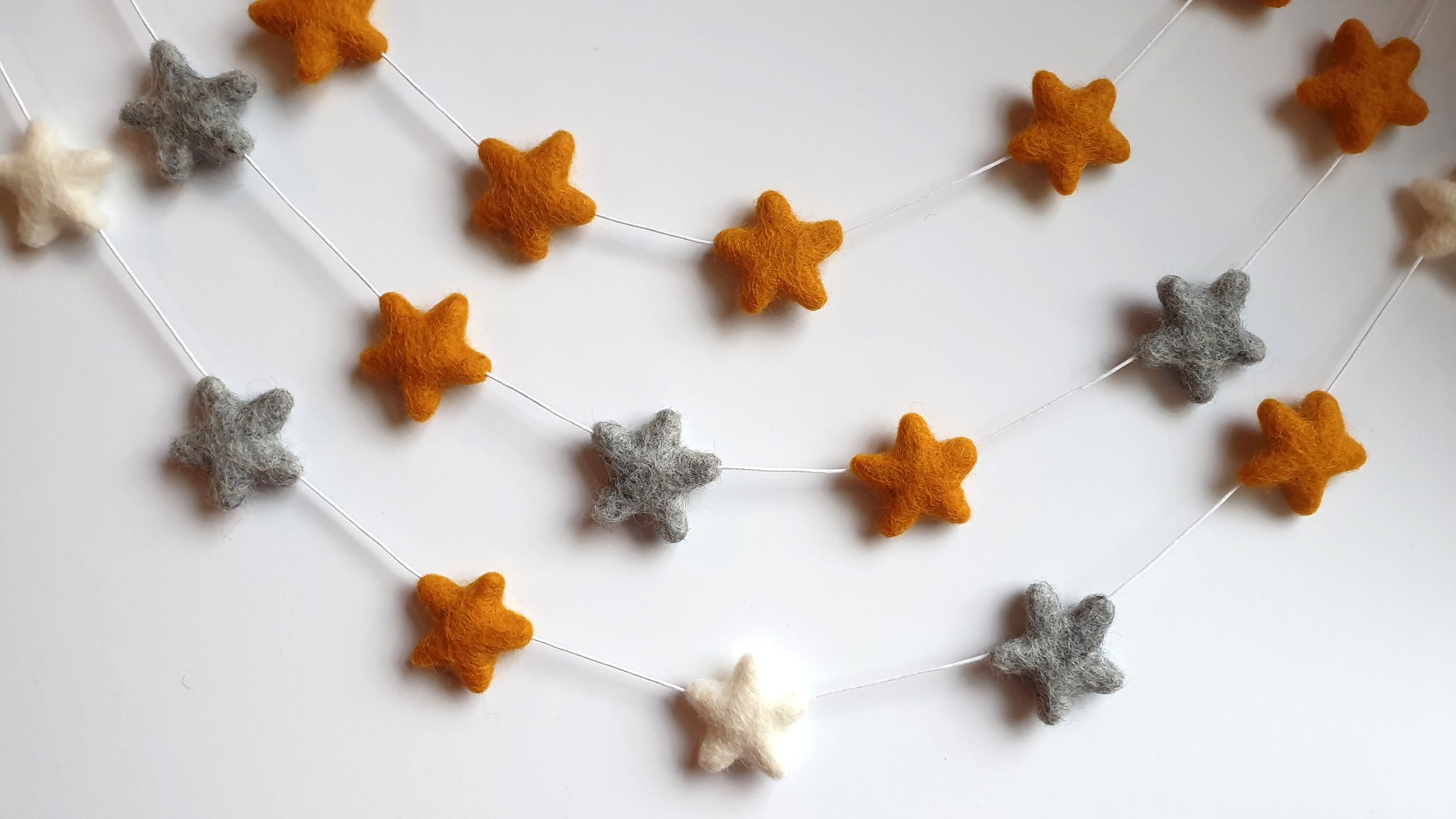 Guirlande Étoilée en Feutre, Guirlande Étoile Moutarde, Décoration de Pépinière Nordique, Neutre, Bu