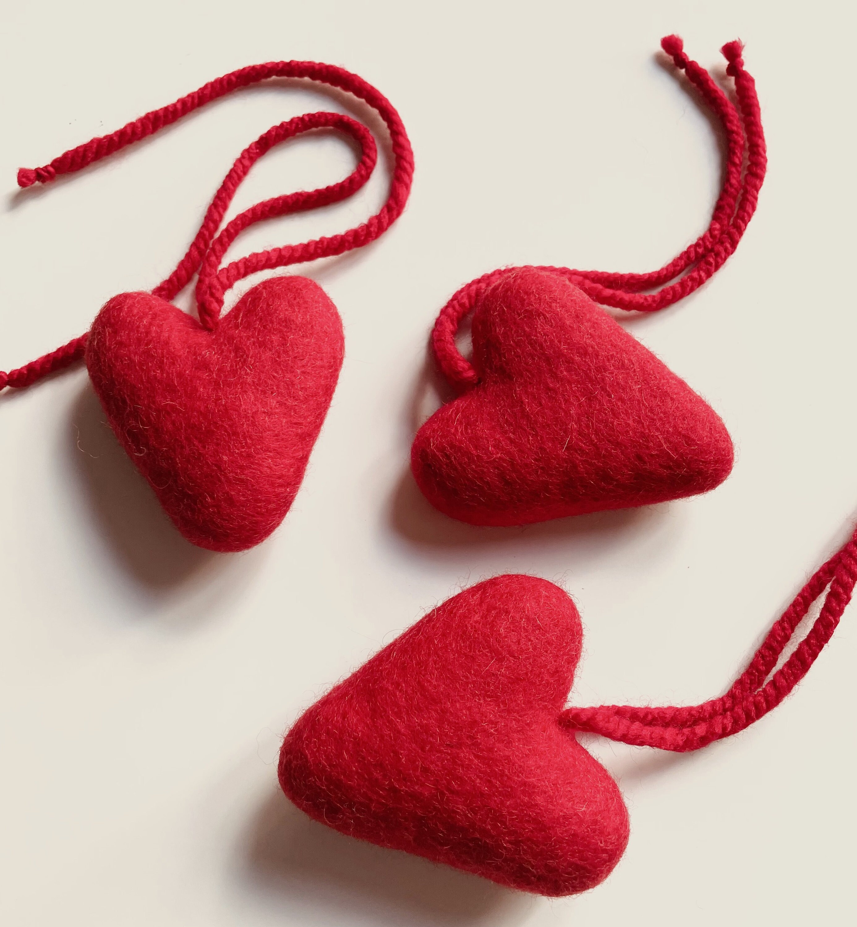 Cœurs en Feutre Faits à La Main Pour Noël, Saint-Valentin ou Décoration de Mariage - 5 Pièces