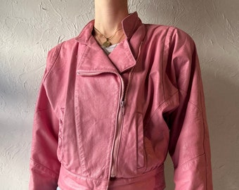 ☆人気☆【PPG X FANCY】☆STRAWBERRY EMBO LEATHER JACKE.T☆ Women's Glossy Leather Jacket Wetlook Blazer with Lapels