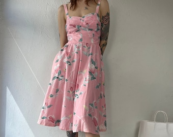 Vestido línea A con estampado floral rosa de 'Fun Fashions' de los años 80 / Talla pequeña