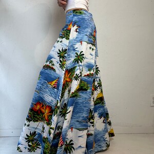 70s Hawaiian Print Extra Wide Leg Bell Bottoms / Medium