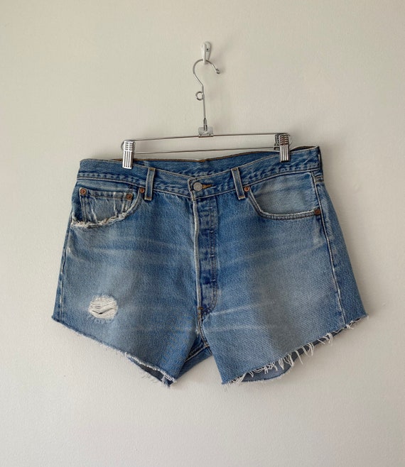 Vintage Levis 501 Cut off Shorts // 34"