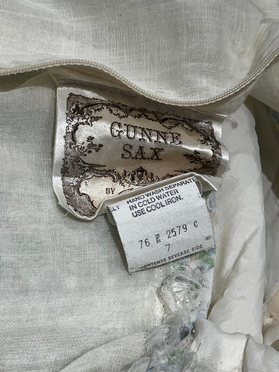 70s 'Gunne Sax' Cream and Floral Long Sleeve Peas… - image 6