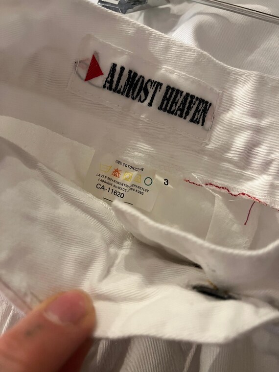 90s ‘Almost Heaven’ White Cotton Bermuda Shorts / Small View 6
