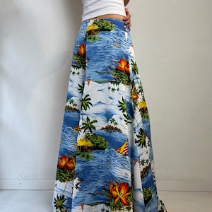 70s Hawaiian Print Extra Wide Leg Bell Bottoms / Medium