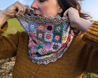 Starburst Crochet Granny Square Cowl Pattern (PDF)