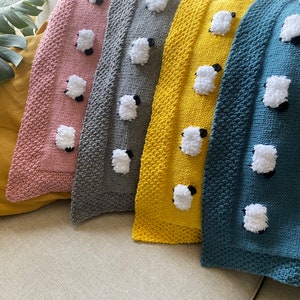 Knit PATTERN Fuzzy Sheep Baby Blanket, English/French image 2