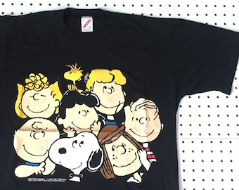 80s PEANUTS t shirt linus lucy charlie brown snoopy made in usa united feature syndicate
