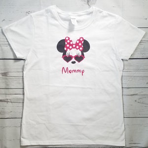 Mommy Minnie Mouse With Sunglasses Women&#39;s Shirt