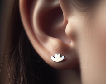 カウボーイハットイヤリング シルバー ミニマリスト ウエスタンジュエリー ゴールド カウボーイハットイヤリング カントリースタイル ギフト ホワイトゴールド ロデオ愛好家イヤリング